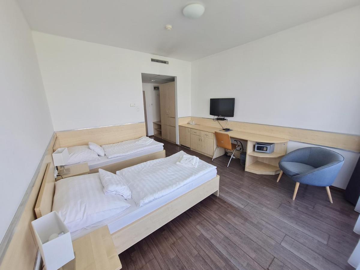 Corner Hotel Angyalfoeld Budapeszt Zewnętrze zdjęcie