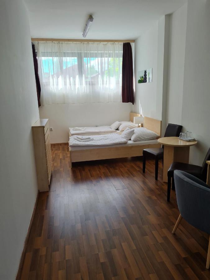 Corner Hotel Angyalfoeld Budapeszt Zewnętrze zdjęcie