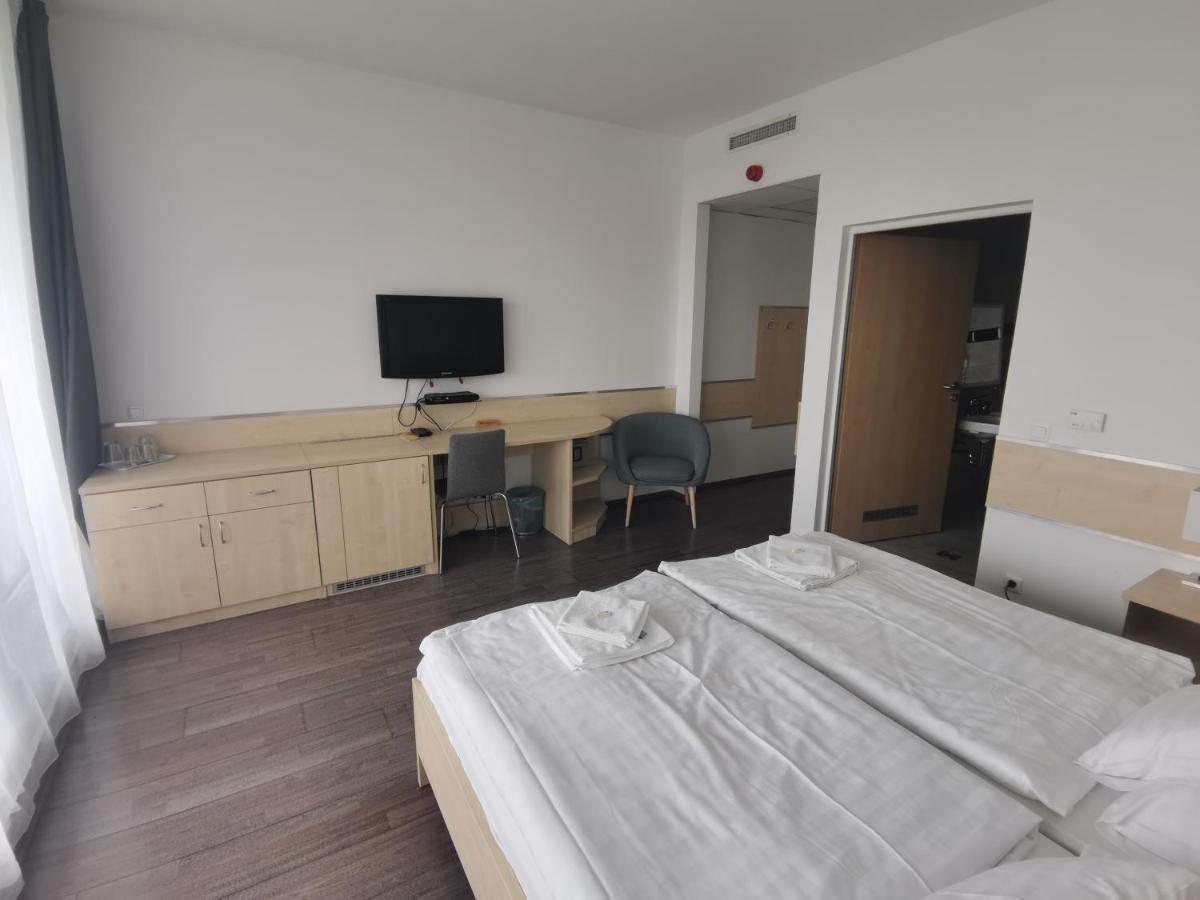 Corner Hotel Angyalfoeld Budapeszt Zewnętrze zdjęcie